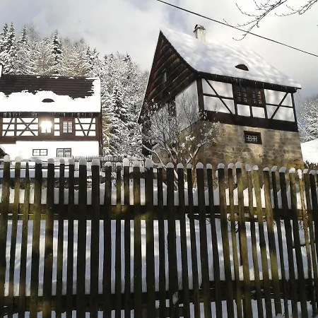In In West Bohemia With Garden Casa de Férias *